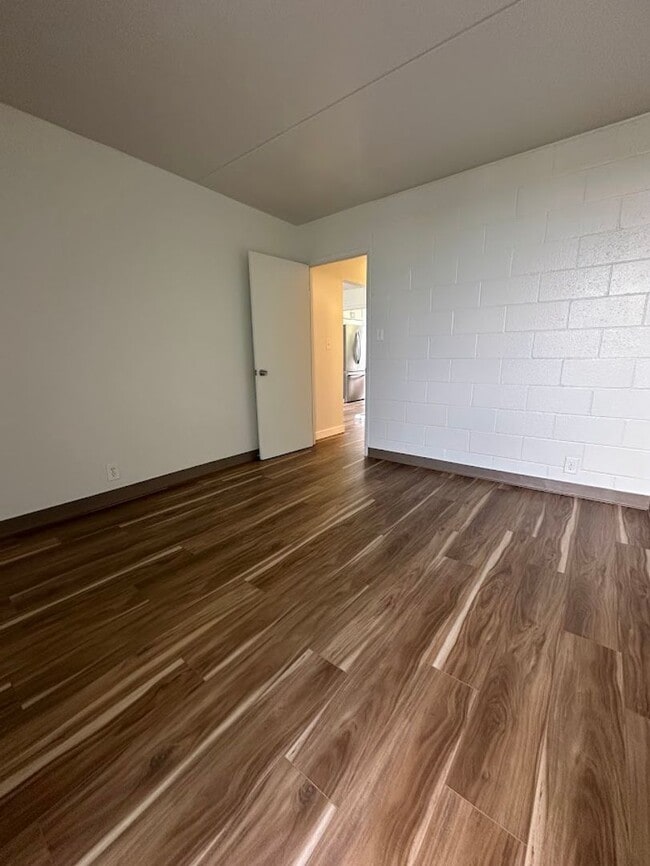Building Photo - Lalawai Hale 2 bedroom, 1 bath, 1 uncovere...