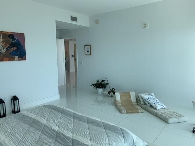 Building Photo - 350 Ocean Dr