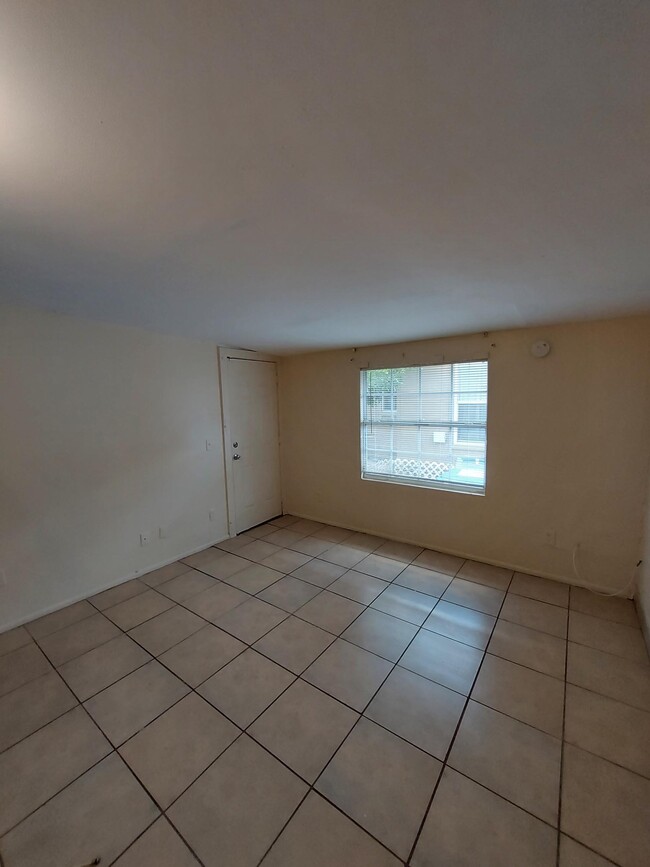 Building Photo - 3315 Bassie Ct