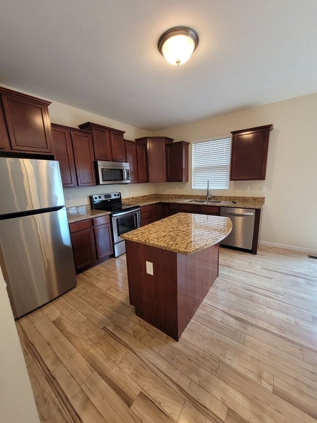 Building Photo - Beautiful 3bd/2.5ba 2 Story Home for Rent!