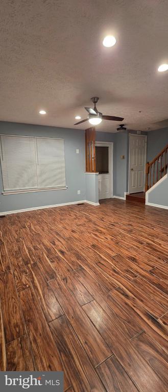 Building Photo - 323 Lindera Ct