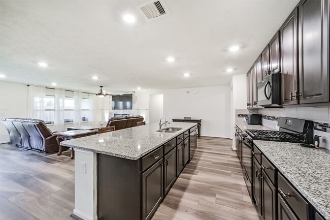 Building Photo - 25546 Kensington Lk Dr