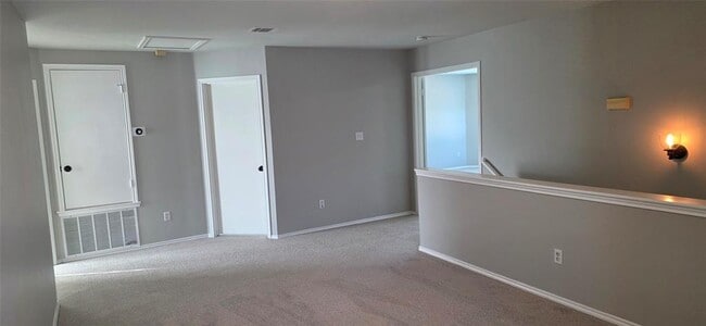 Building Photo - 3037 Bradford Park Dr