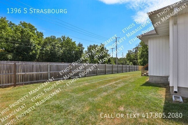 Building Photo - 1396 S Strasbourg-