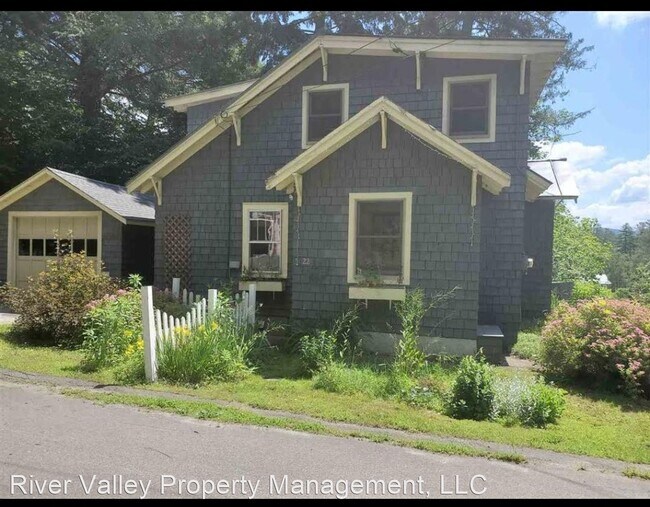 Primary Photo - 2 br, 2 bath House - 22 Day St