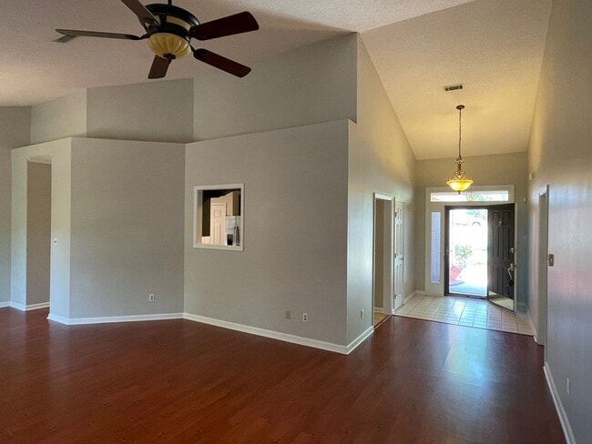 Building Photo - 1140 Parkside Trail