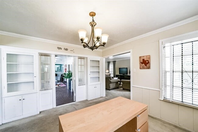 Building Photo - 3423 Ozark St