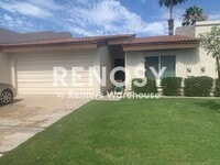 Building Photo - Ideal 2 BD/2 BA/2 CG Townhome with Community Pool Near Olive & 67th in Peoria!