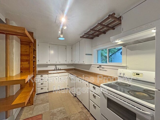 Building Photo - 1904 N 26th St