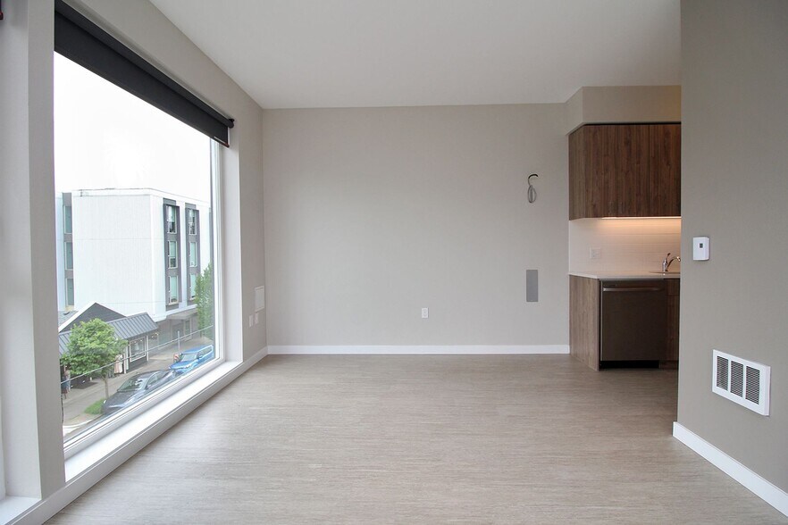 Building Photo - 1280 SE Nehalem St
