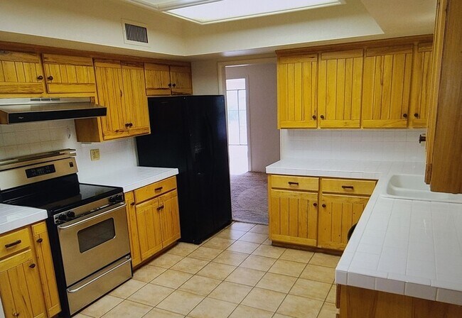 Building Photo - Beautiful 3bedroom 2 bathroom