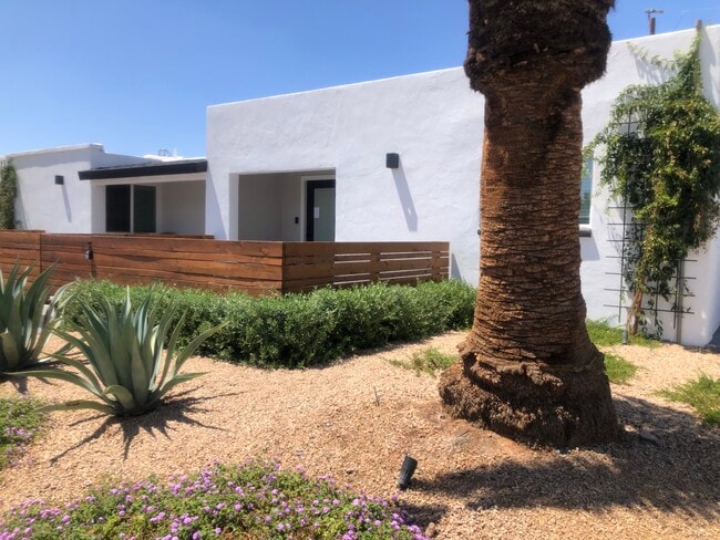 Building Photo - Seven Casitas