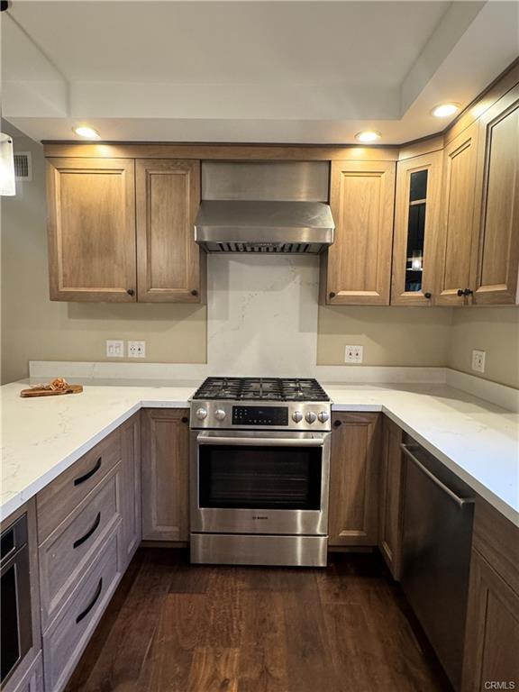 Building Photo - 2248 E Chevy Chase Dr