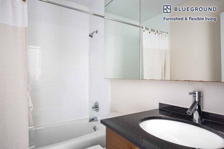 Building Photo - 401 E 34th St