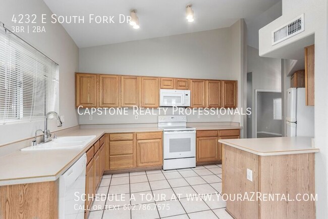 Building Photo - 4232 E South Fork Dr