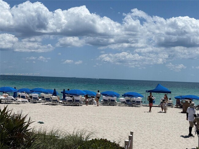 Building Photo - 17201 Collins Ave