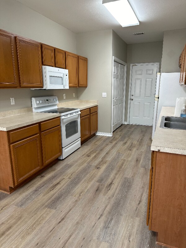 Building Photo - 316 Peoria Blvd