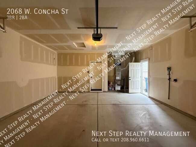 Building Photo - 2068 W Concha St