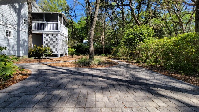 Building Photo - 45 S Blue Heron Dr