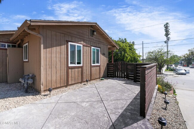 Building Photo - 111 Everett St