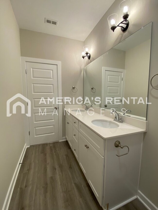 Building Photo - Home for Rent in Brookwood ... Available to View Now!!!