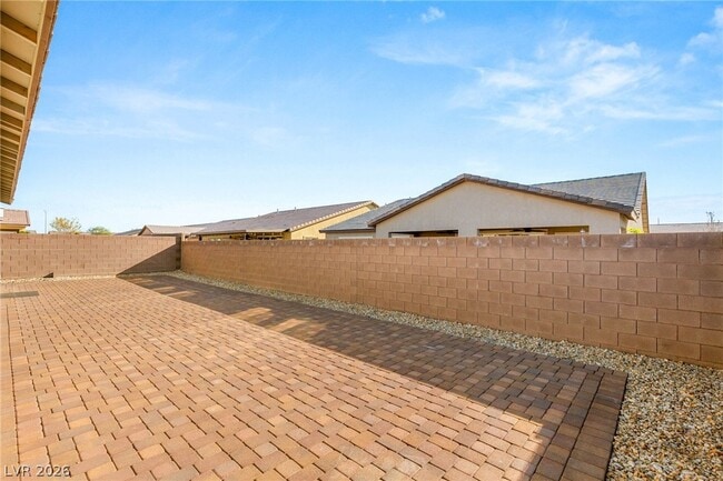 Building Photo - 3017 Bounding Home Rd