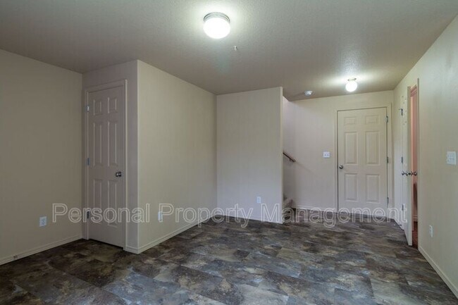 Building Photo - 7905 NE 64th Street