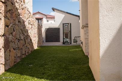 Building Photo - 513 S Festival Dr