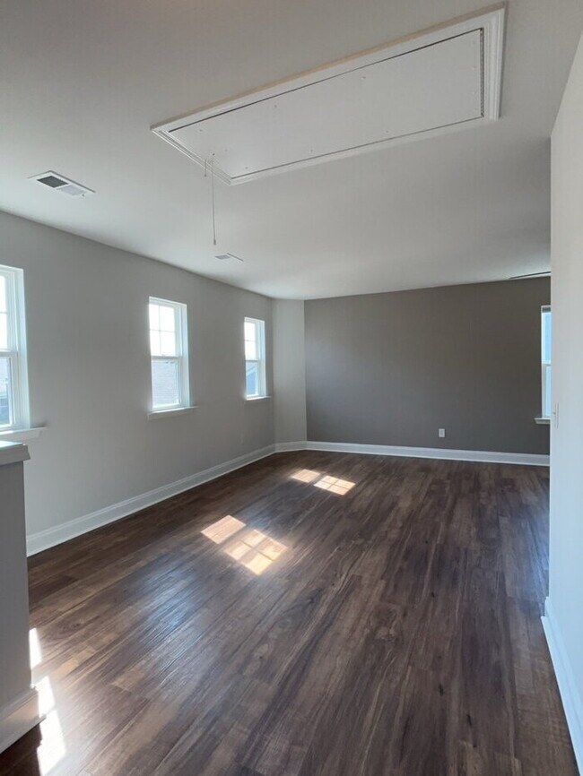 Building Photo - 203 Hayworth Rd