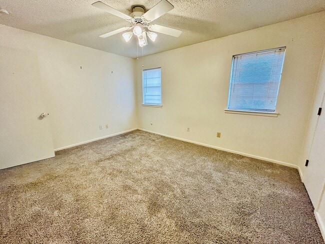 Building Photo - 4914 57th St