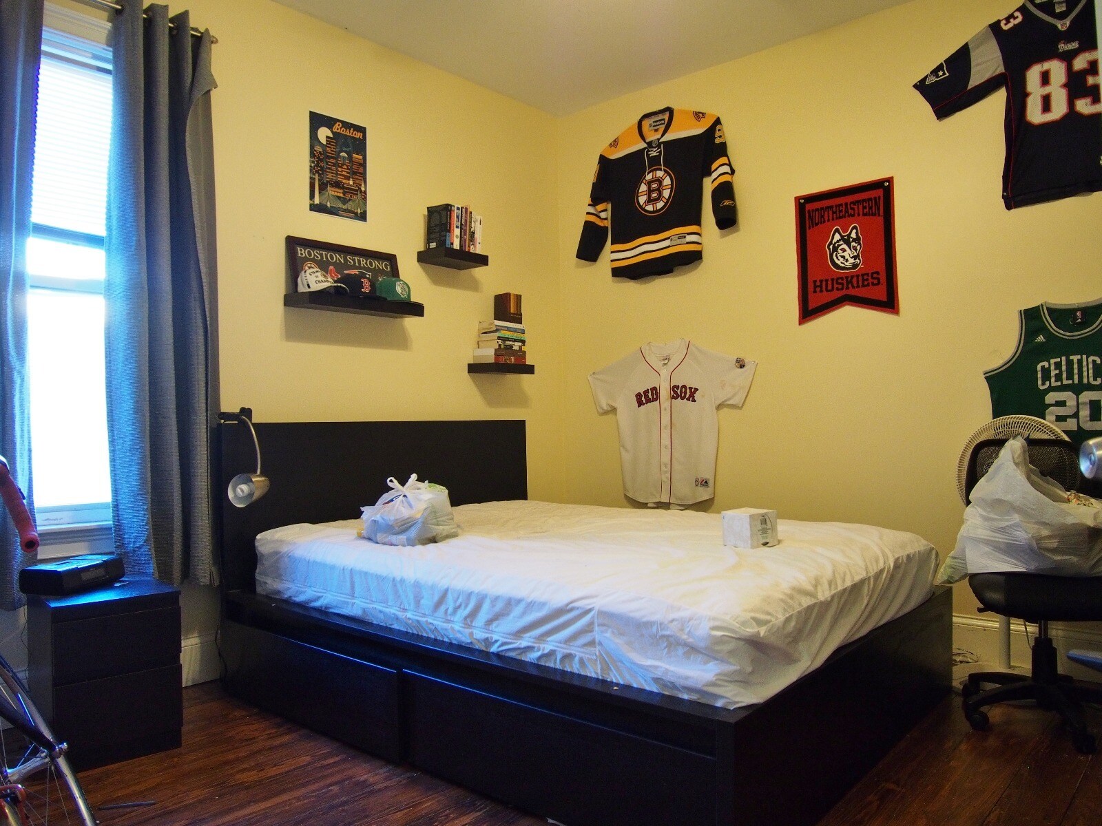 Building Photo - 731 Parker St