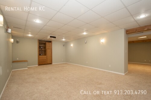 Building Photo - 18755 W 153rd Terrace