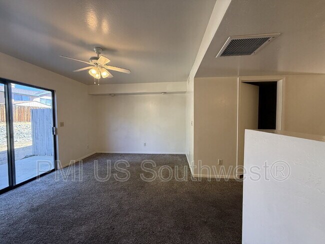 Building Photo - 9560 E Lakeshore Dr