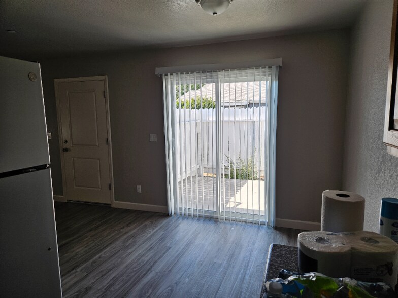 Building Photo - 421 Tait Ave