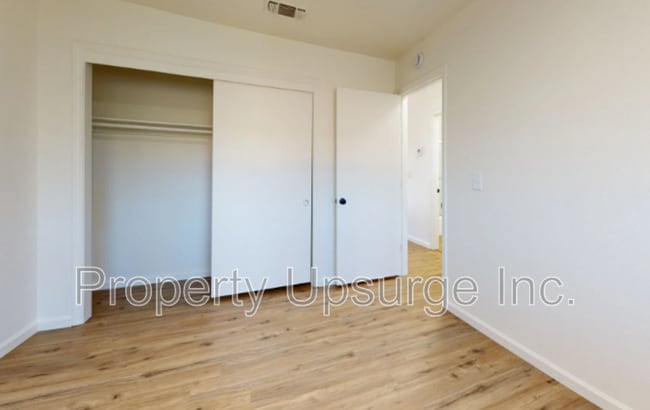 Building Photo - 1063 Del Sol Pl