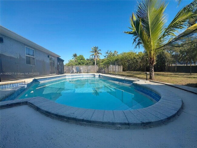 Primary Photo - 15916 E Wind Cir