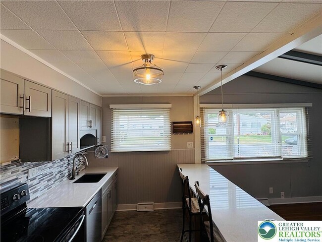 Building Photo - 1522 Elayne St