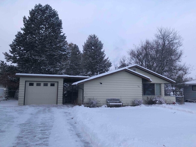 Building Photo - 104 Fairway Dr