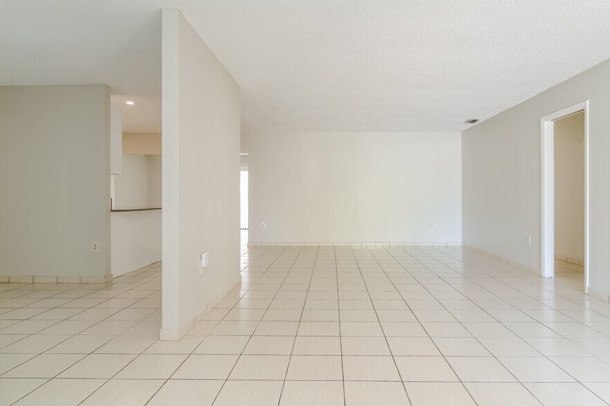 Building Photo - 10724 SW 144th Ct