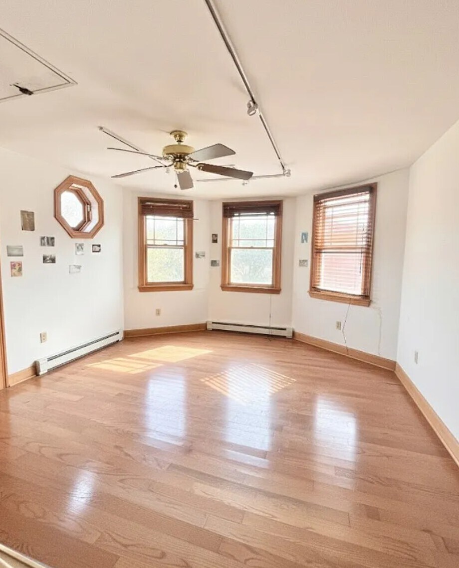 Building Photo - 67 Hillside St