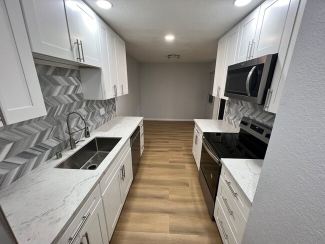 Building Photo - $2,500 - 2 Bed / 1 Bath Condo in El Cajon