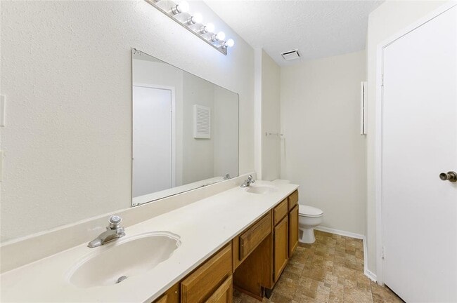 Building Photo - 5212 Beaverbrook Dr