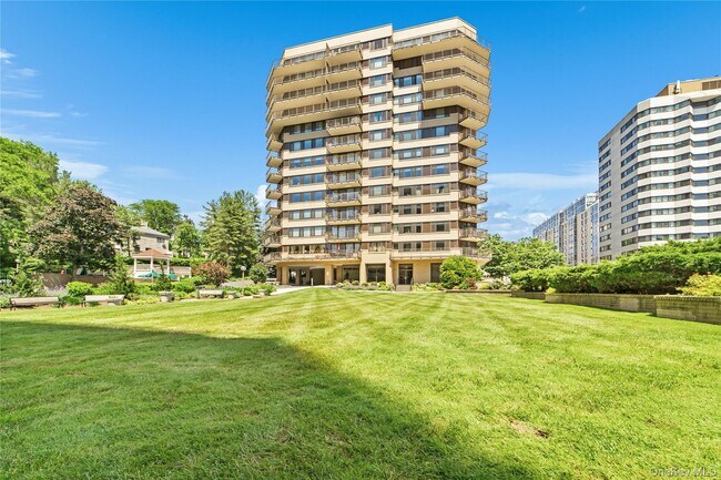 Building Photo - 25 Rockledge Ave