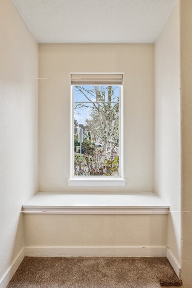window seat by entry - 325 NW 209th Ave