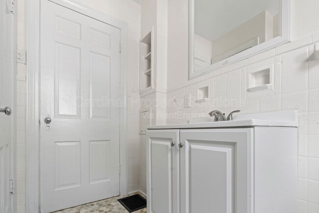 Building Photo - 2602 Elmo Pl