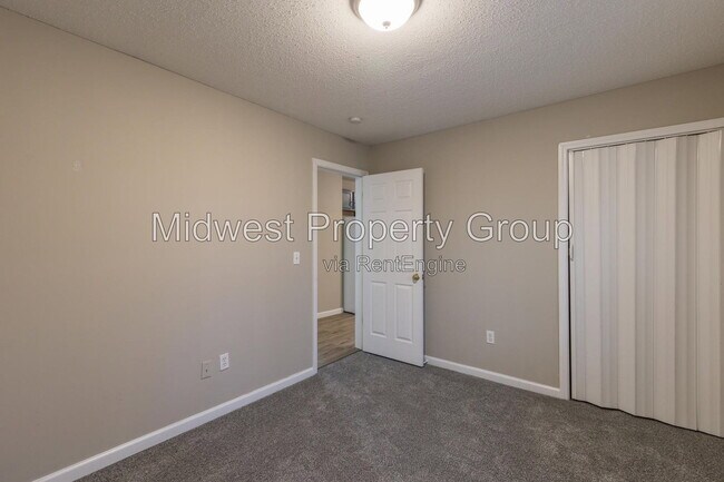 Building Photo - 2986 Kincaid Ave