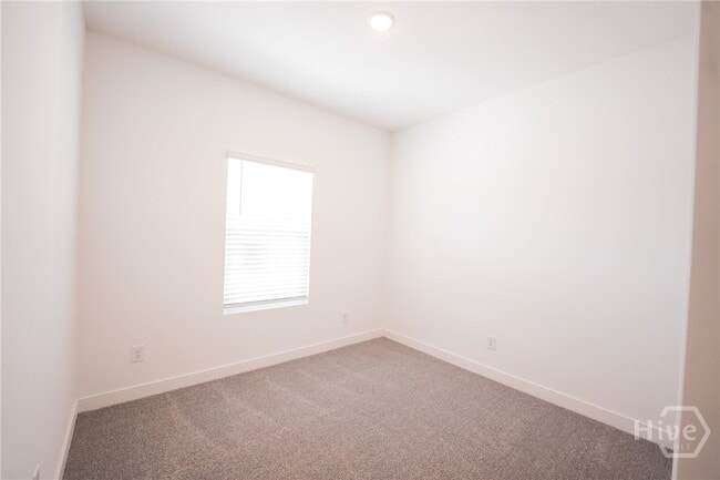 Building Photo - 108 Kingswood Cir