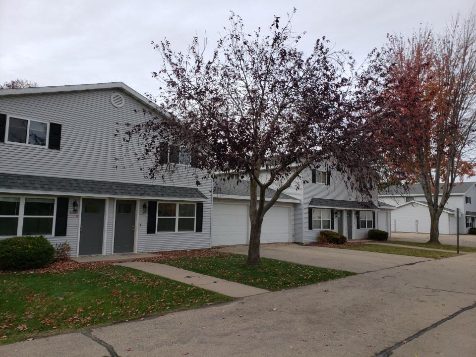 Building Photo - 1135 W South Park Ave