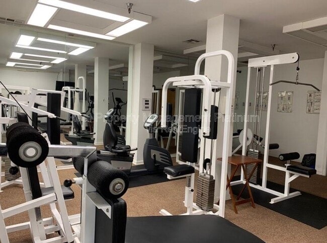 Building Photo - 8153 N Cedar Ave