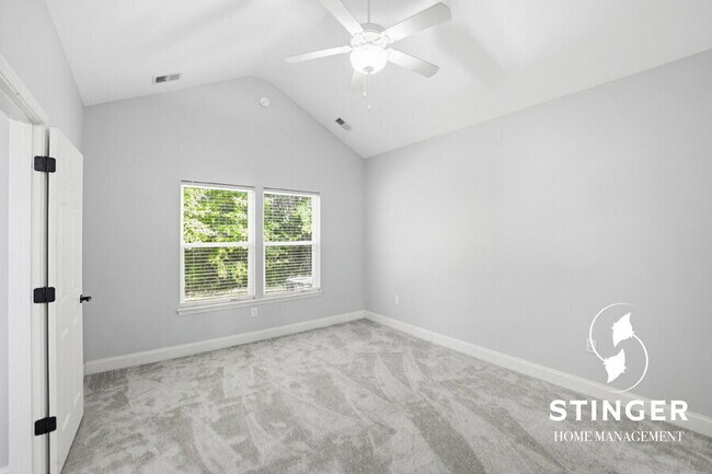 Building Photo - 379 Dante Cir